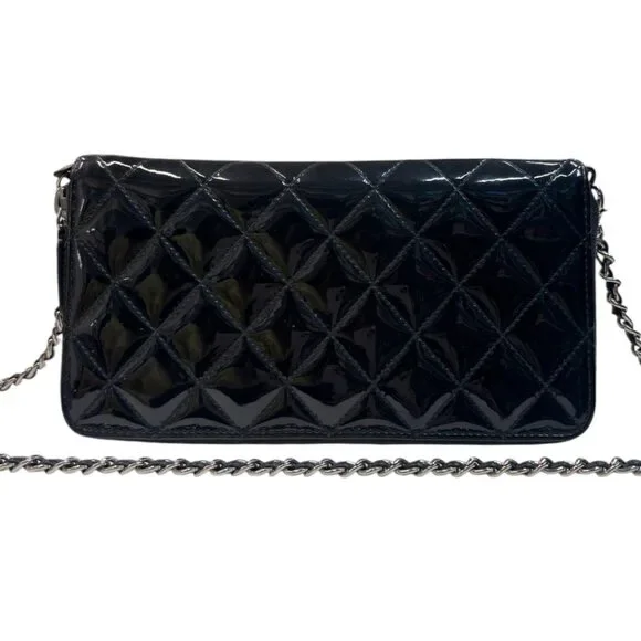 CHANEL Black Patent Leather Quilted Zip Wallet - Picture 4 of 6